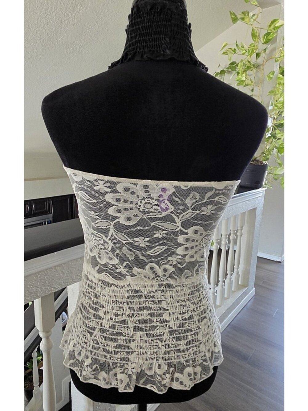 TRAC White Lace Halter High Neck Blouse Black Ruffle Accent S/Chico - Picture 5 of 12